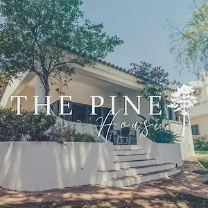 Bed & Breakfast Pine House - Airport, And Center, Faro